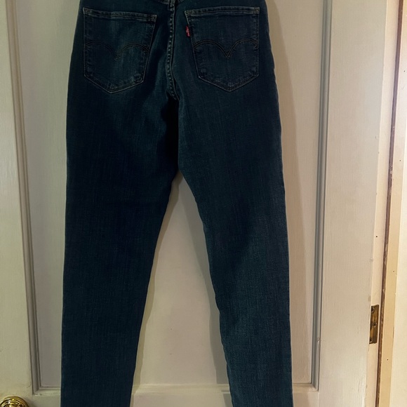 Levis 721 Highrise Skinny Jeans NWOT. Size 27. Retails for $67. - Picture 11 of 14